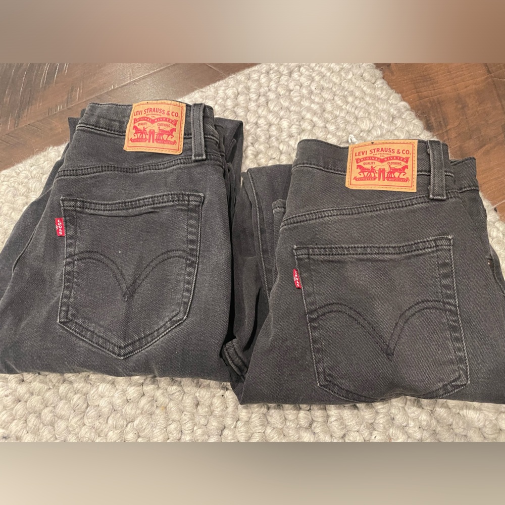 2 pairs Levi’s high waisted mom jean size 29